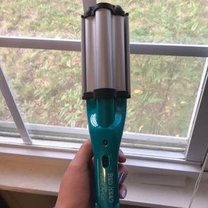 brand new hair crimper